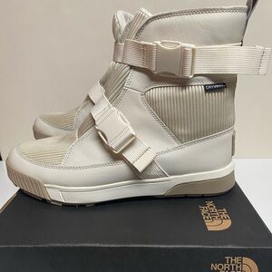 The North Face Women's Sierra Sport Strap WP size 8.5